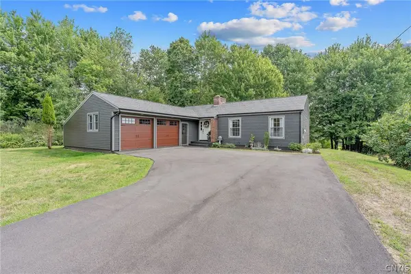 24 Gilmour Drive, Central Square, NY 13036