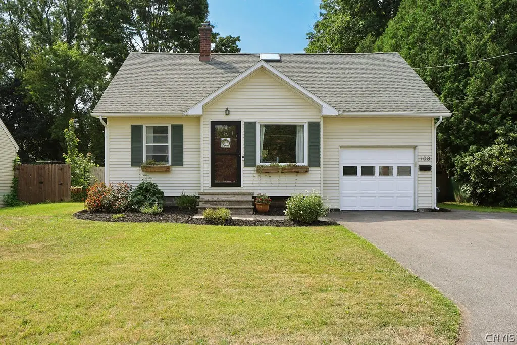 108 Stephen Place, Syracuse, NY 13212 - #1
