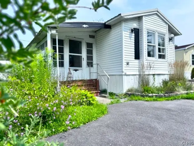 38 Pine Cir, Sauquoit, NY 13456 - #3