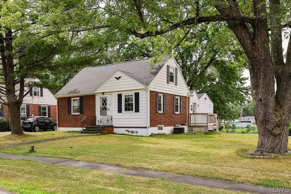 315 Russell Avenue, Liverpool, NY 13088