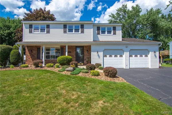8025 Trina Circle, Clay, NY 13041