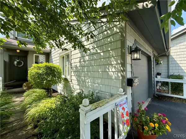 376 Summerhaven Drive N, East Syracuse, NY 13057