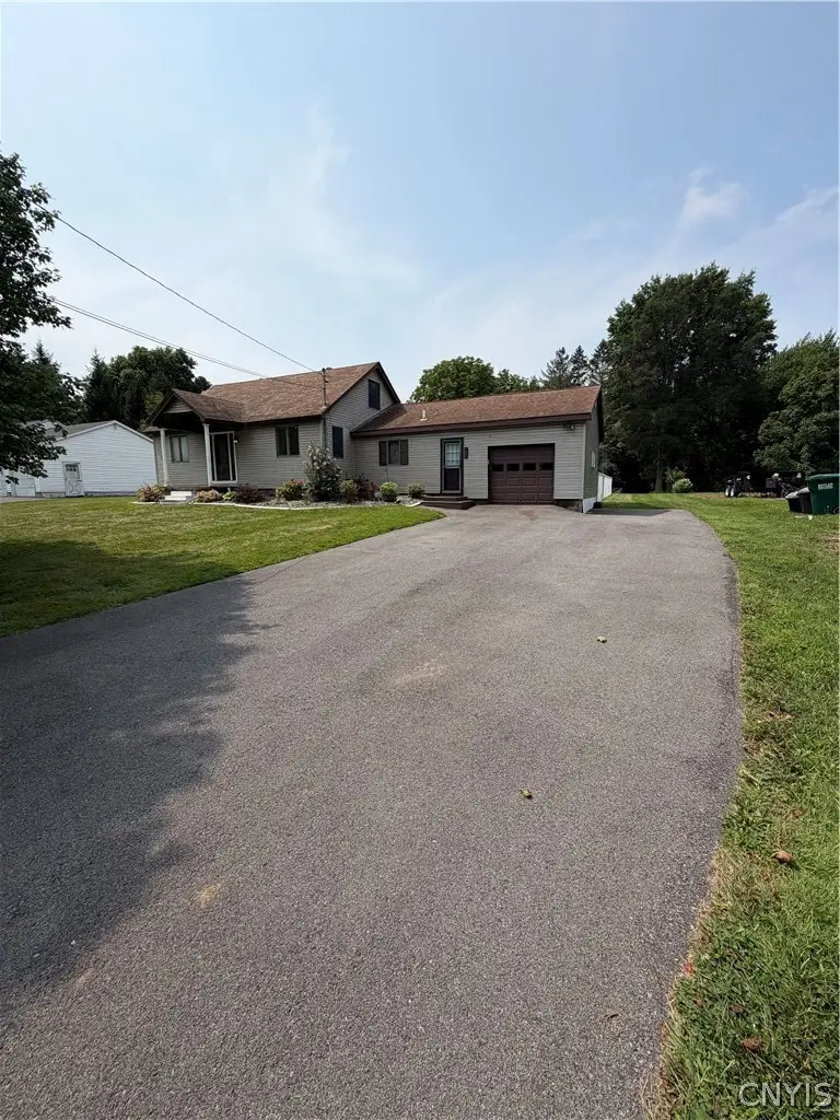 682 W River Road, Oswego, NY 13126 - #3
