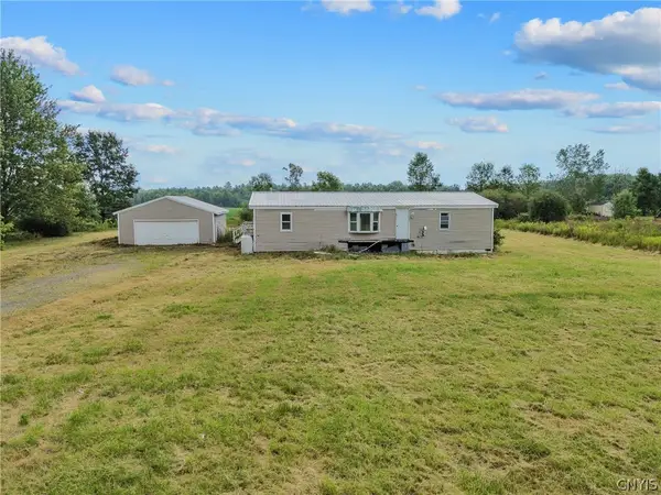 1068 County Route 10, Pennellville, NY 13132