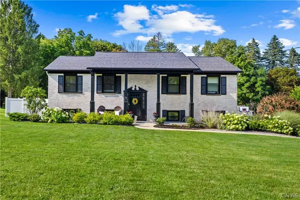 12 Woodberry Road, New Hartford, NY 13413
