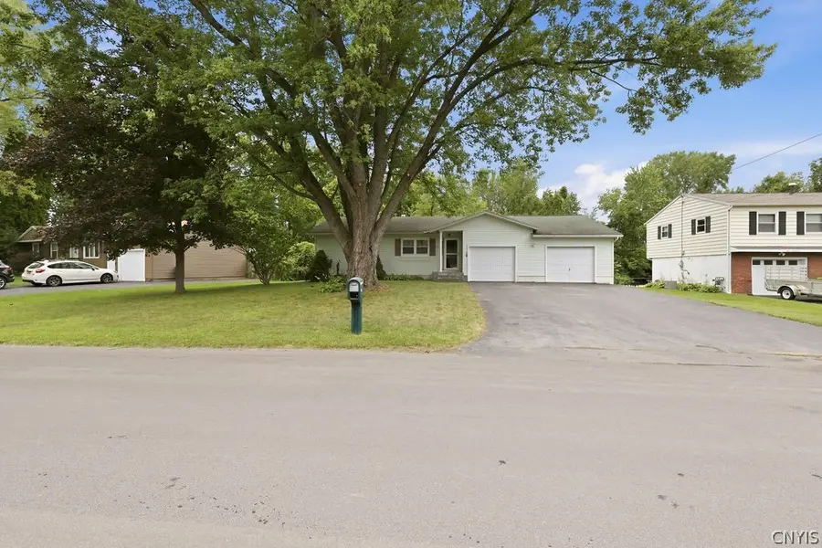 102 Christopher Drive, Baldwinsville, NY 13027 - #2