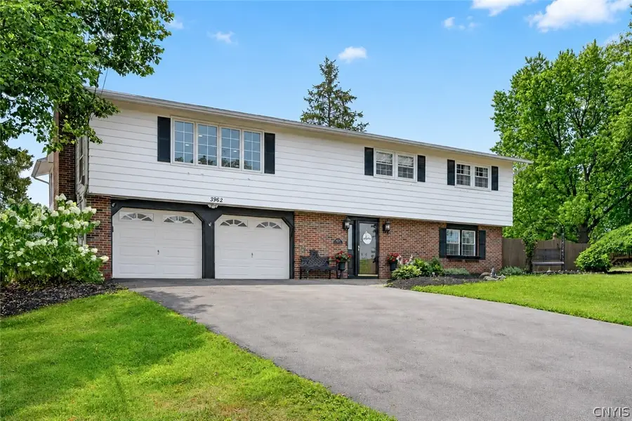 3962 Split Rock Road, Camillus, NY 13031 - #3