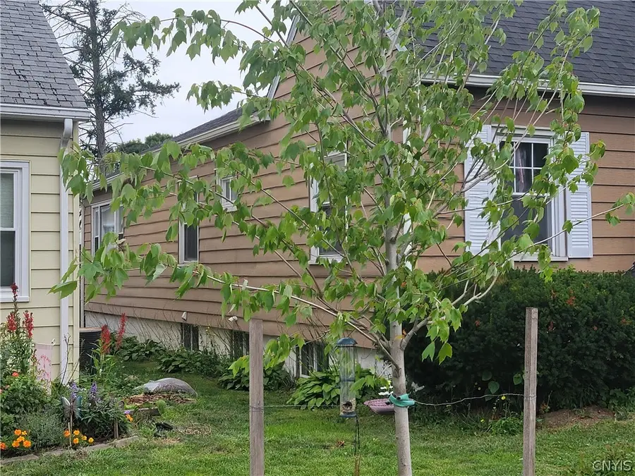 202 Darlington Road E, Syracuse, NY 13208 - #2