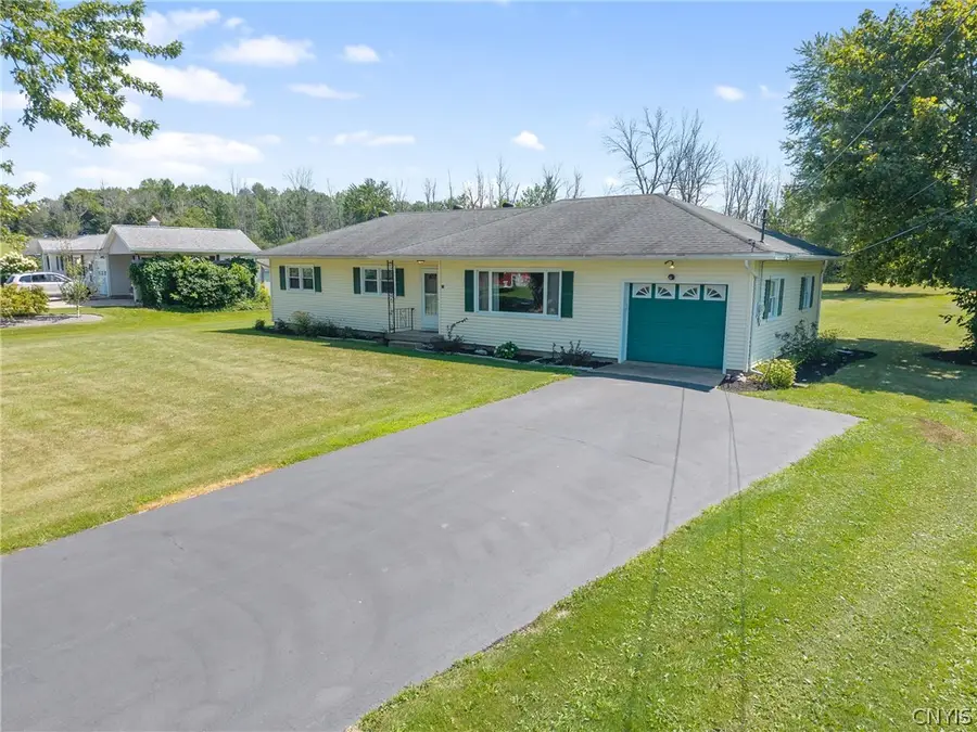 24 Castle Drive, Minetto, NY 13126 - #3