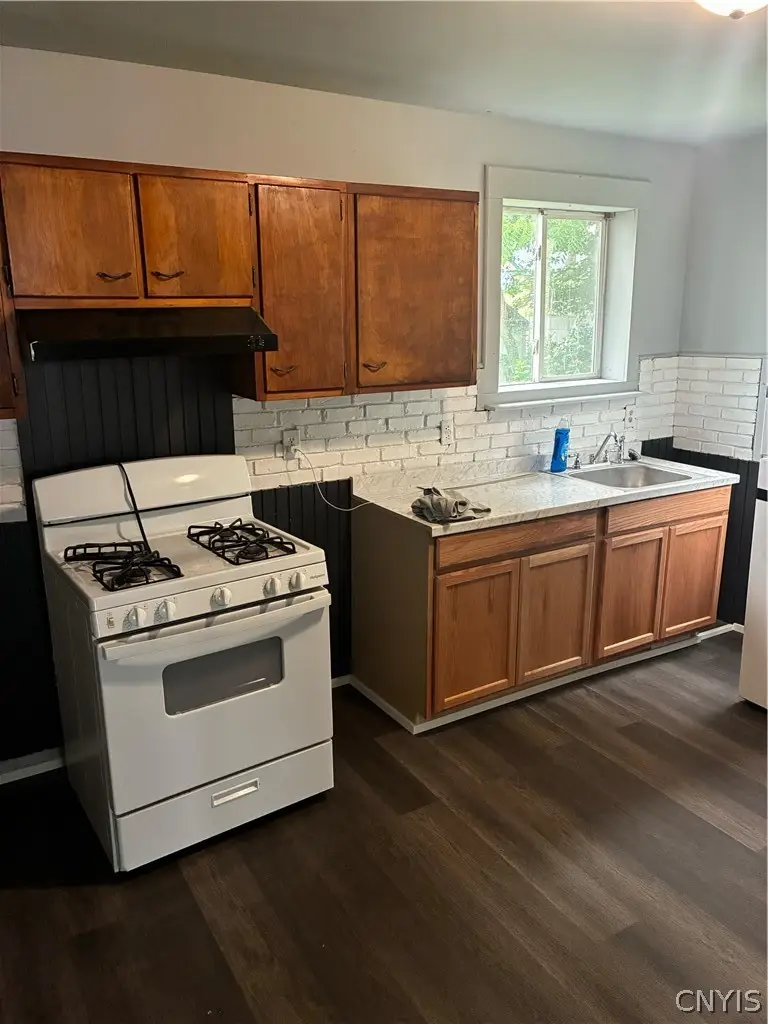 502 Cayuga Street, Fulton, NY 13069 - #2