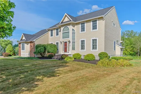 8222 Ashington Drive, Baldwinsville, NY 13027