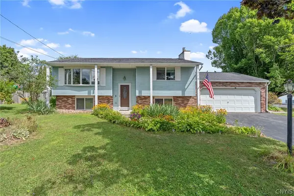 5379 Vineyard Drive, Clay, NY 13041