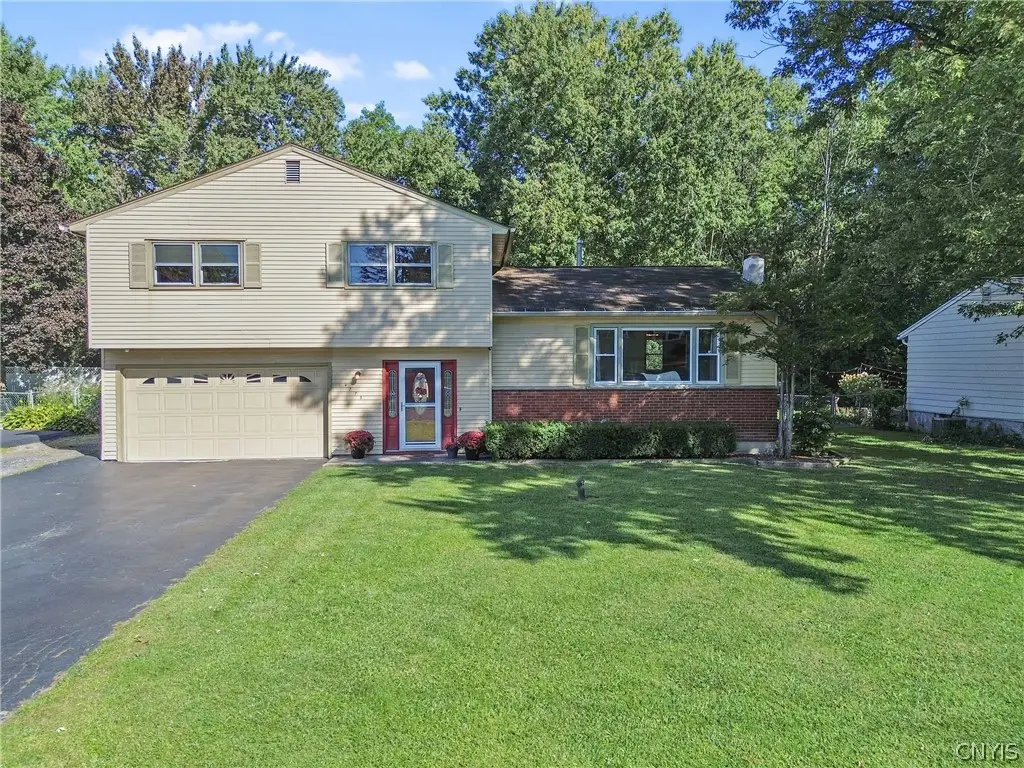 4775 Black Oak Drive, Liverpool, NY 13088 - #1