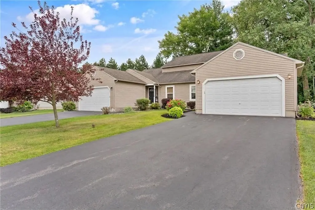 122 Slindes Woods Circle, North Syracuse, NY 13212 - #1