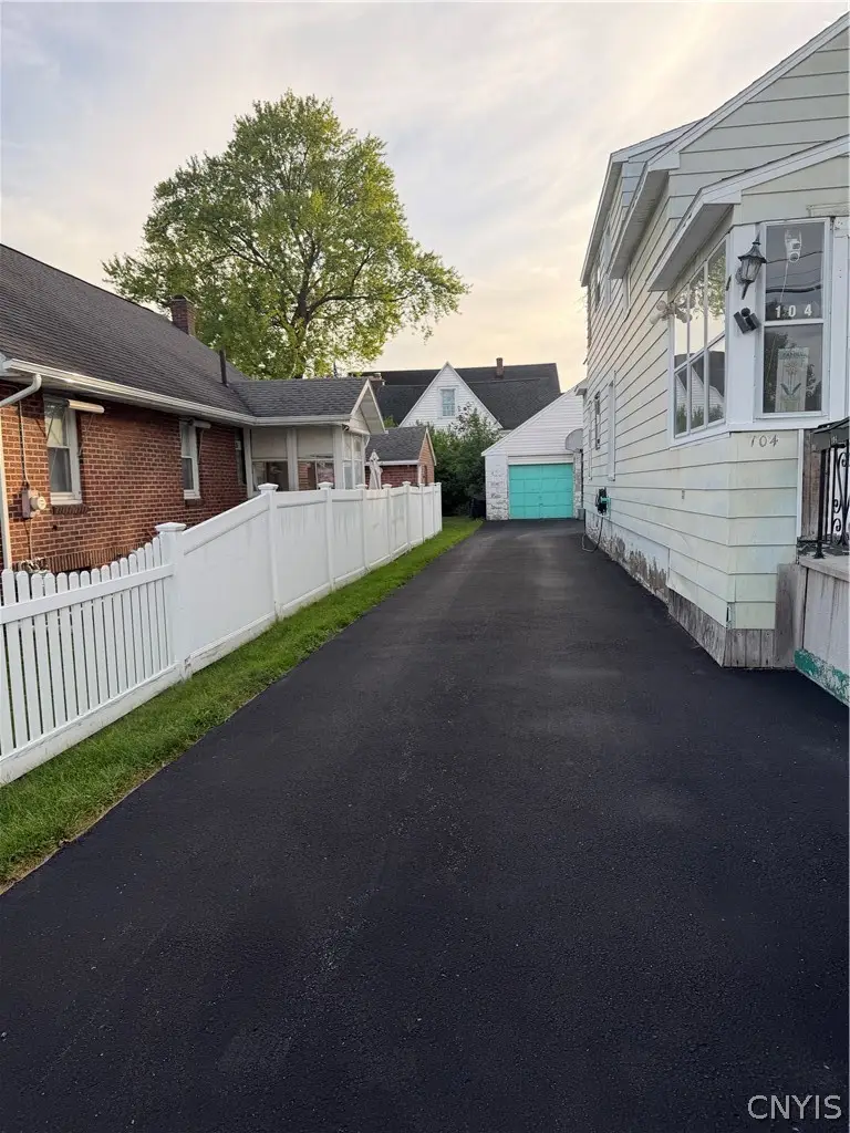 104 Roxford Road S, Syracuse, NY 13208 - #3