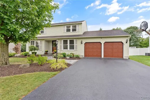 8130 Balsamwood Lane, Liverpool, NY 13090