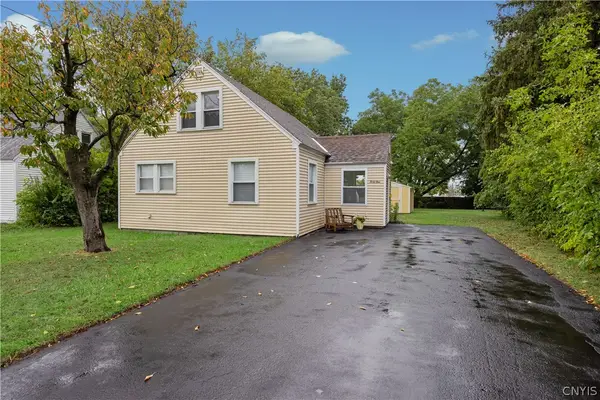 41 Grover Street, East Syracuse, NY 13057