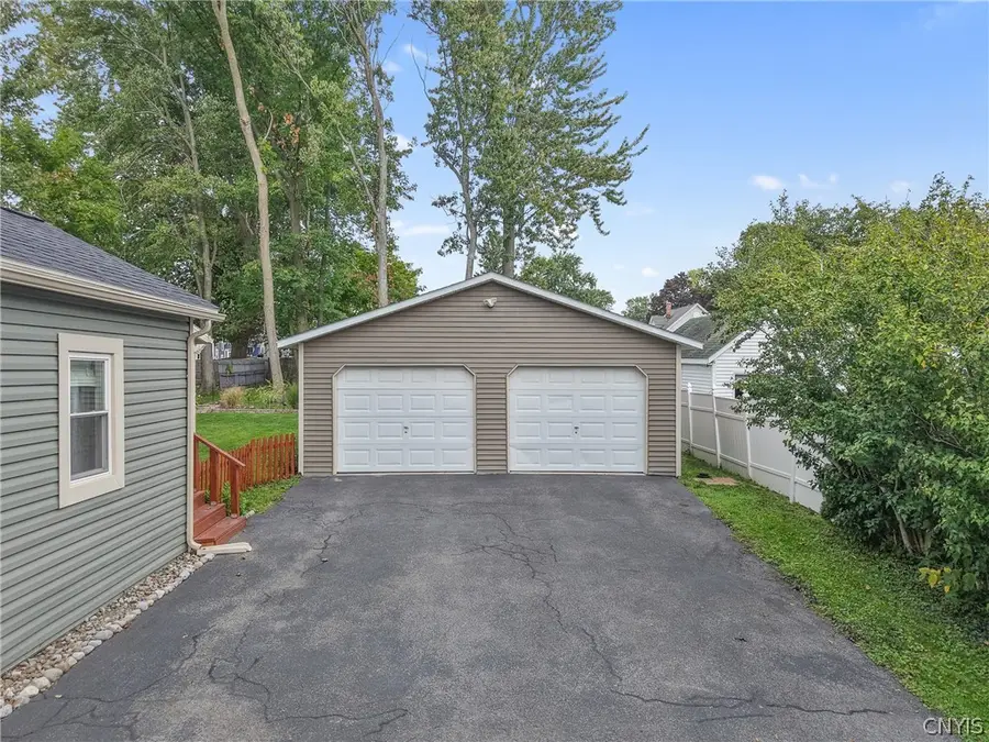 610 2nd Street, Liverpool, NY 13088 - #3
