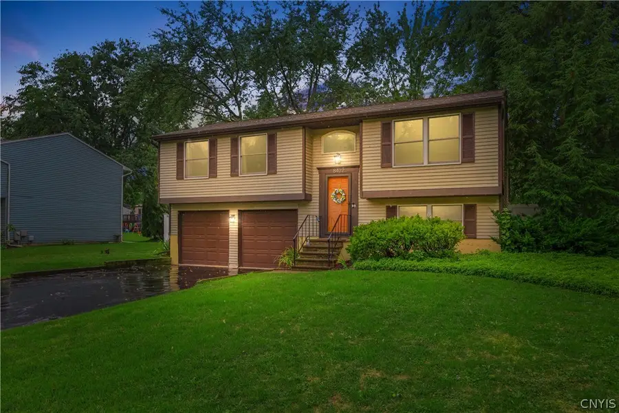 8422 Zenith Drive, Baldwinsville, NY 13027 - #2