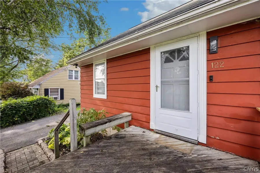122 W Dauenhauer Street, East Syracuse, NY 13057 - #3