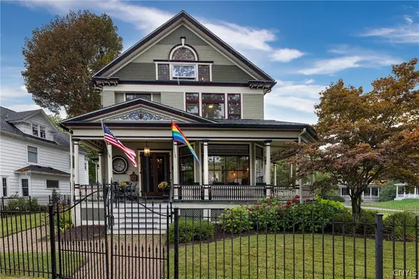 2 W Lake Street, Skaneateles, NY 13152