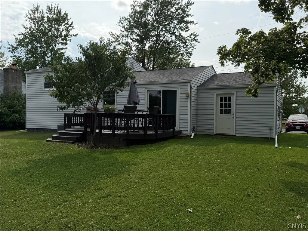 7437 Farmstead Road, Liverpool, NY 13088 - #1