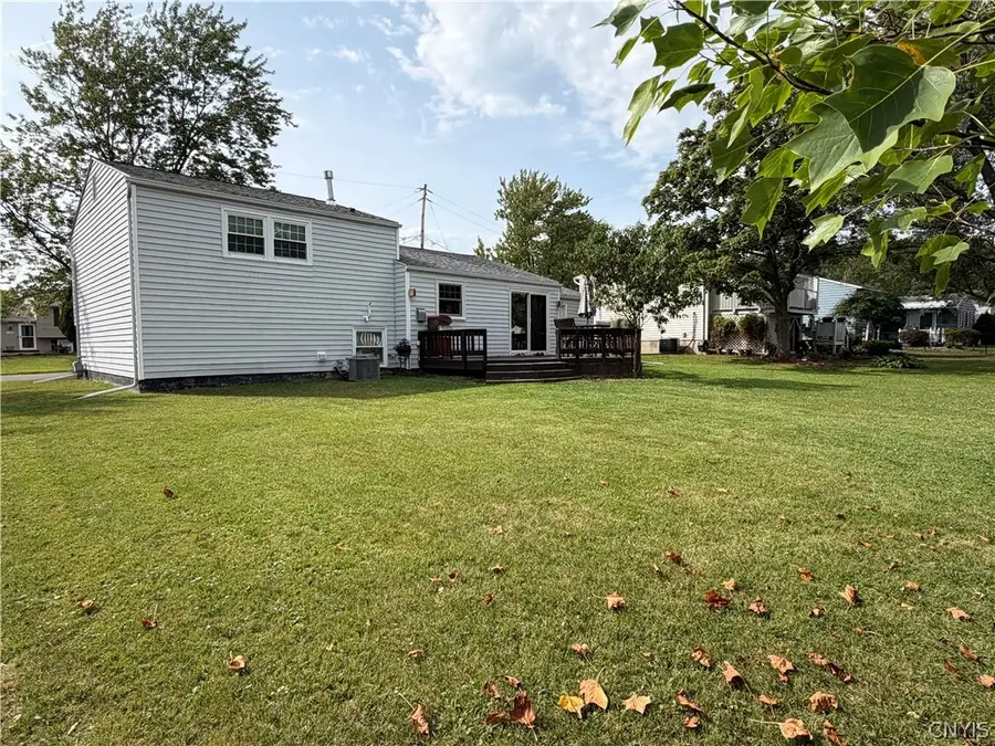 7437 Farmstead Road, Liverpool, NY 13088 - #2