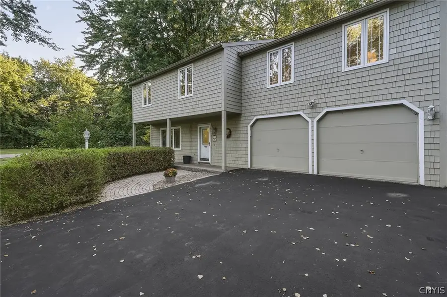 8793 Radburn Drive, Baldwinsville, NY 13027 - #3