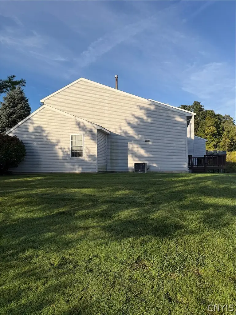39 Woodbrooke Rd, New Hartford, NY 13413 - #3
