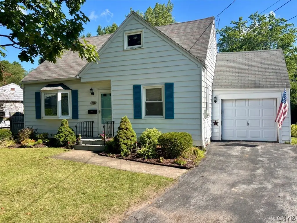 303 Kingsdown Drive, Liverpool, NY 13088 - #1