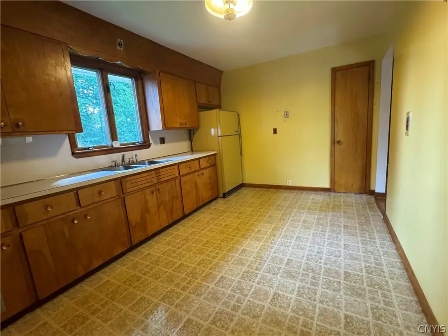 212 Meeker Avenue, Utica, NY 13502 - #3