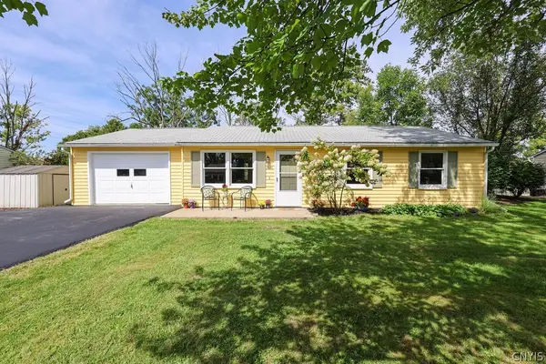7041 Pencee Lane, East Syracuse, NY 13057