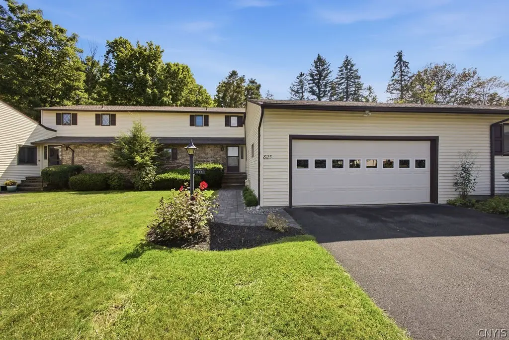 825 Kimry Moor, Fayetteville, NY 13066 - #1
