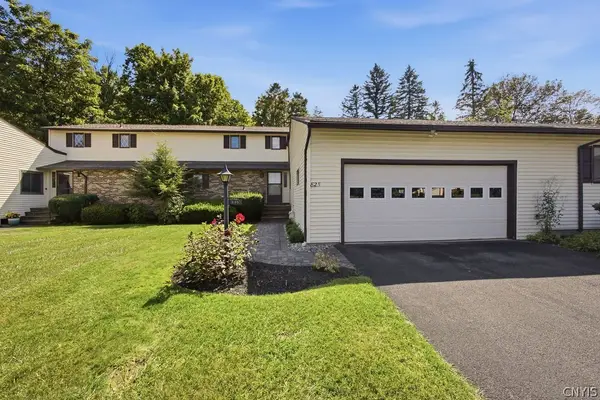 825 Kimry Moor, Fayetteville, NY 13066