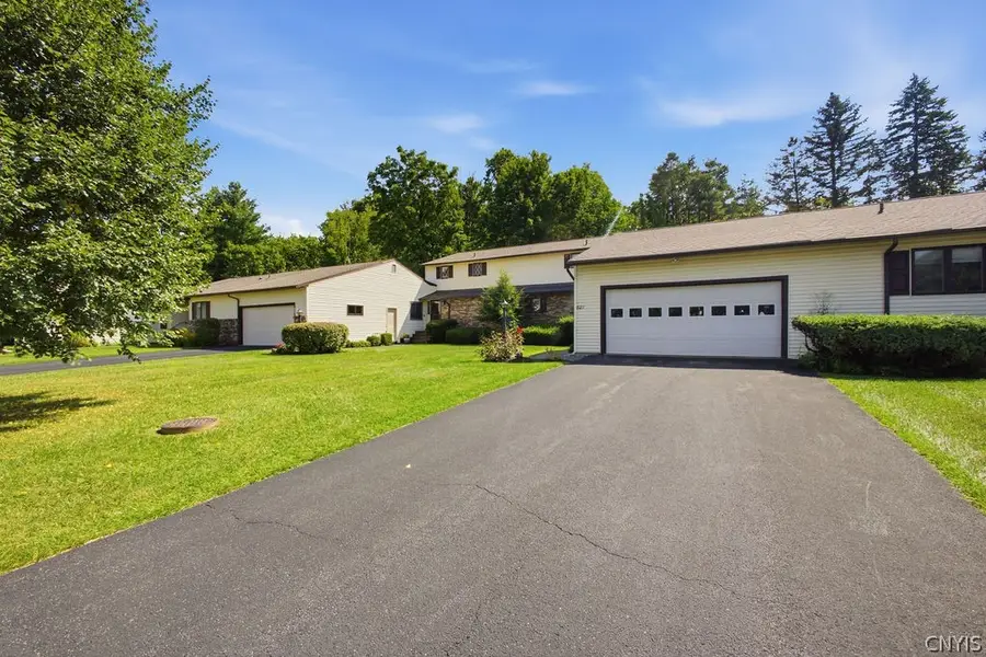 825 Kimry Moor, Fayetteville, NY 13066 - #2