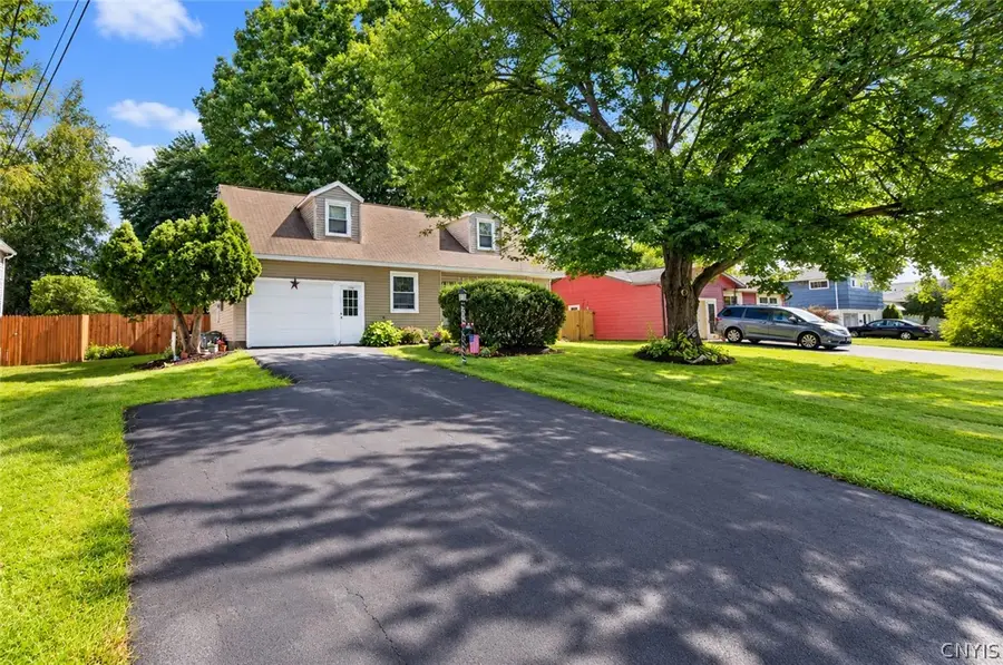 7306 Greenbriar Road, Syracuse, NY 13212 - #2