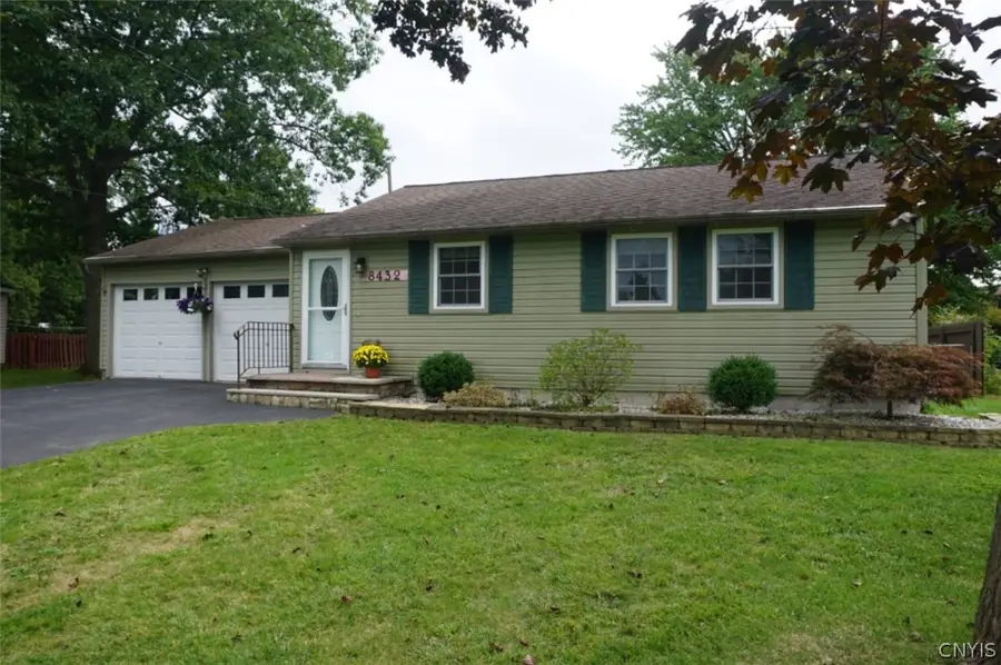 8432 Grandview Drive, Cicero, NY 13039 - #2