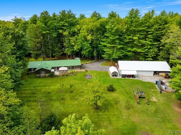 1120 County Route 17, Bernhards Bay, NY 13028