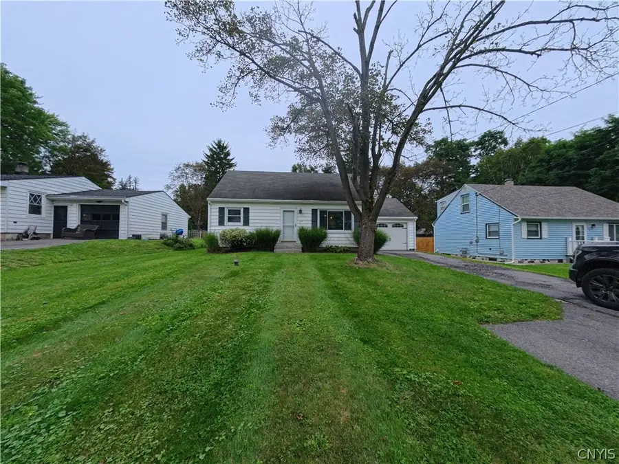 107 E Dauenhauer Street, East Syracuse, NY 13057 - #2