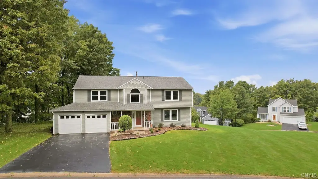 5372 Barrows Pointe, Camillus, NY 13031 - #1