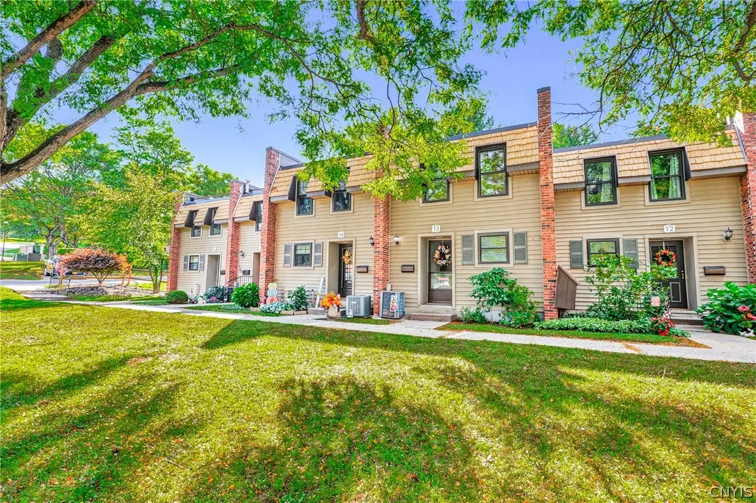 13 Chestnut Hills, New Hartford, NY 13413 - #1