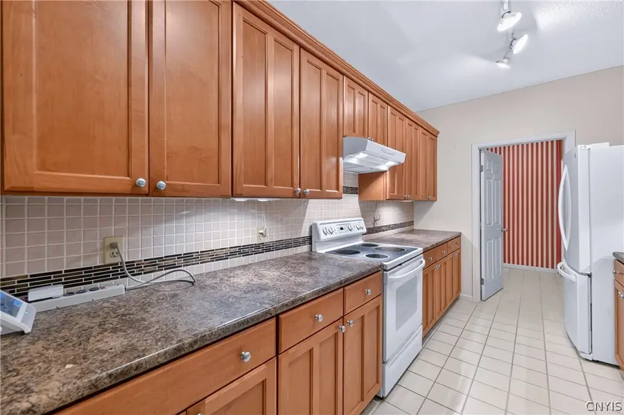 10 Foery Drive #402, Utica, NY 13501 - #3