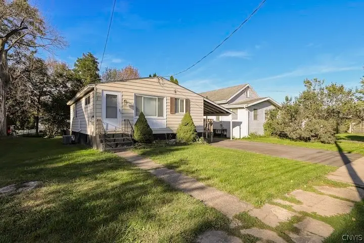 107 E Irving Street, East Syracuse, NY 13057 - #3