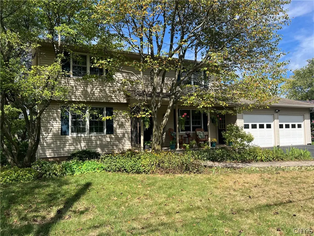 37 Elm Hill Way, Camillus, NY 13031 - #1
