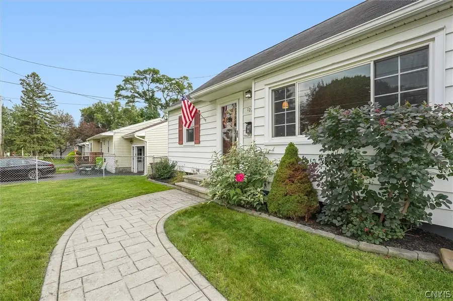 124 Drexler Avenue S, Liverpool, NY 13088 - #3