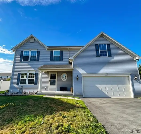 5555 Perth Course, Clay, NY 13041