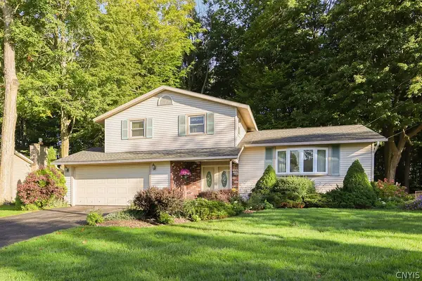 7739 Deerfield Road, Liverpool, NY 13090