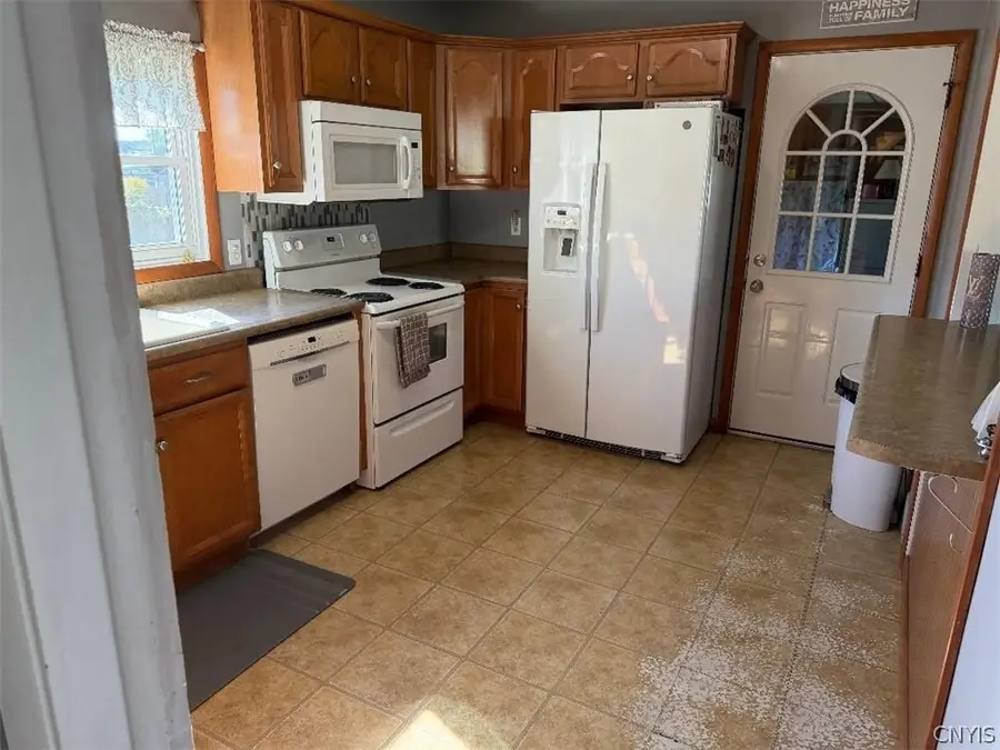 468 Larchmont Avenue, Utica, NY 13502 - #2