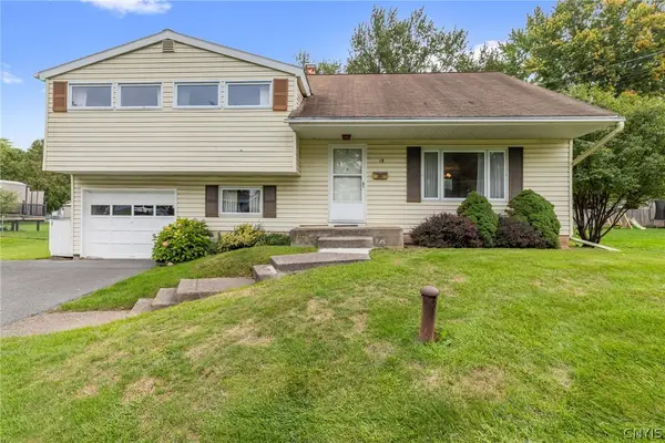 18 Huckleberry Lane, Liverpool, NY 13090