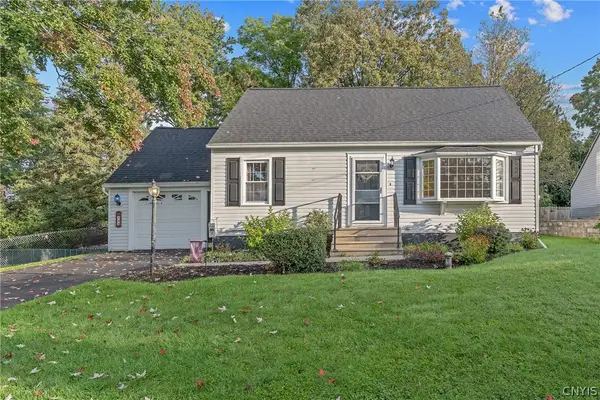 144 W Dauenhauer Street, East Syracuse, NY 13057